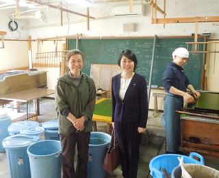 綾部市の黒谷和紙工芸の里を訪問。