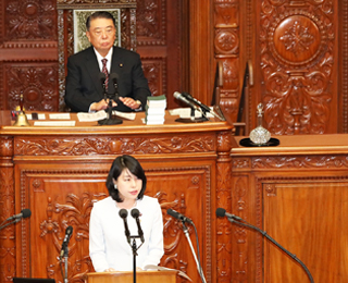 本会議で代表質問。