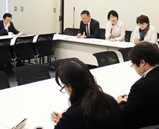 事務局長として議事進行を行う。