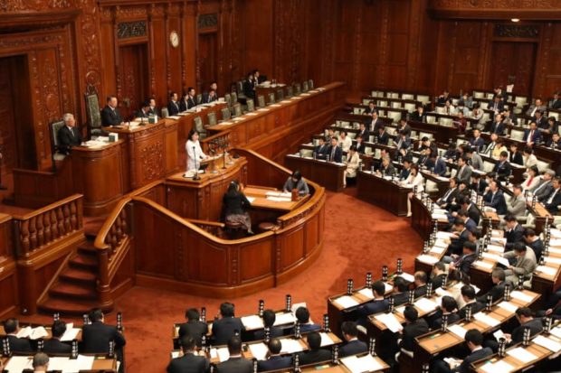 衆議院本会議にて質問をさせていただきました